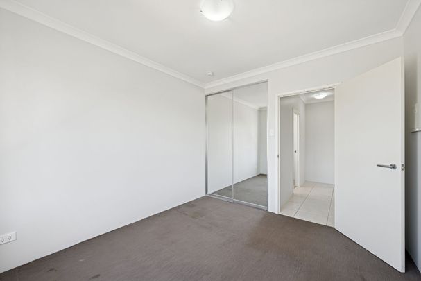 10/4 Albion Street, East Cannington WA 6107 - Photo 1