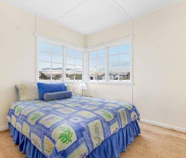 Spacious house in Caulfield South - Photo 4