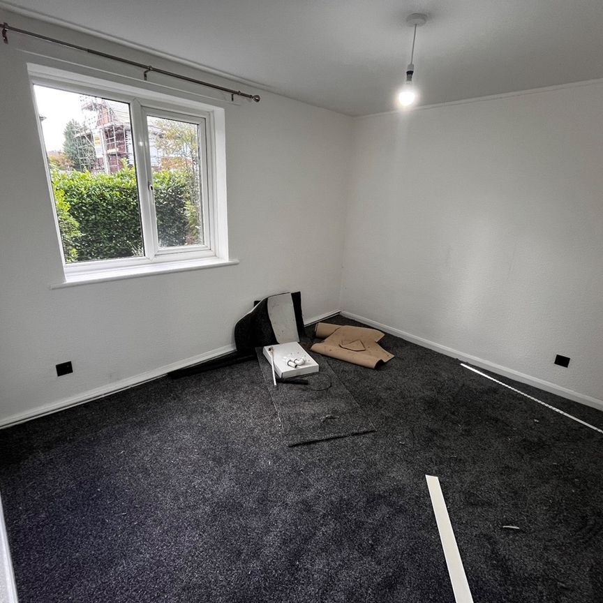 2 Bed Flat, Claremont Road, M6 - Photo 1