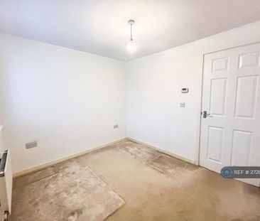 2 bedroom semi-detached house to rent - Photo 3