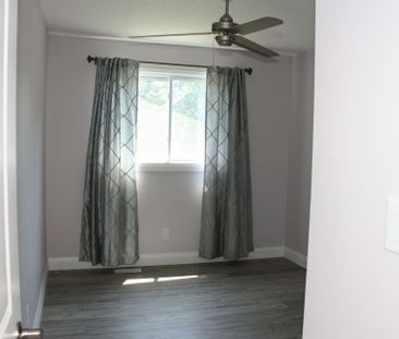 For Lease - 1042 Goshen Road, Innisfil, Ontario - Photo 2