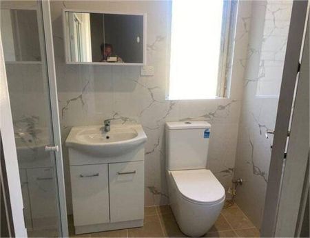 3 Bedroom Waterfront Home - Photo 4