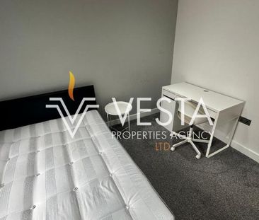 5 bedroom semi-detached house to rent - Photo 4