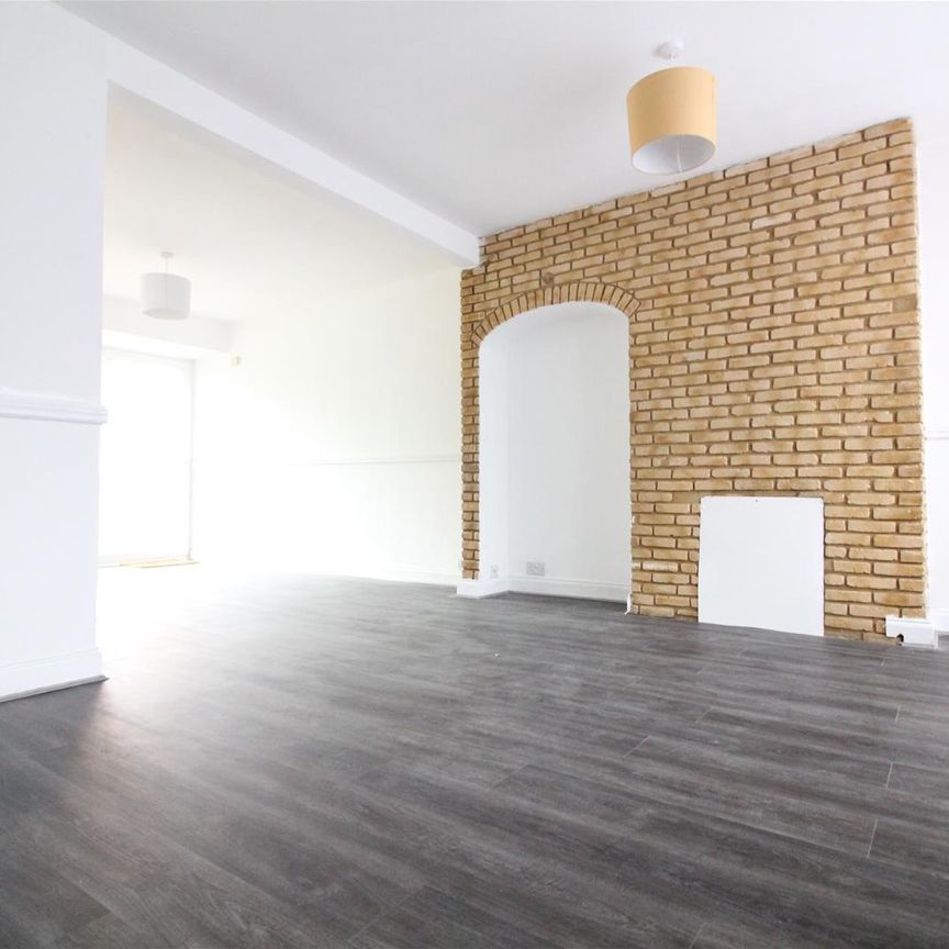 Hillbourne Close, Hayes - Photo 1