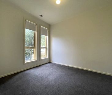 “Low Maintenance & Great Location!” - Photo 5