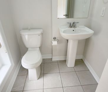 For Lease - 22 Ravenbury Street, Brampton, Ontario - Photo 6
