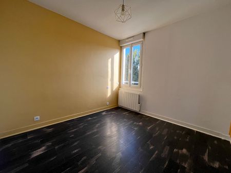 Location Appartement 1 pièce 18m² PLOERMEL 56800 - Photo 2