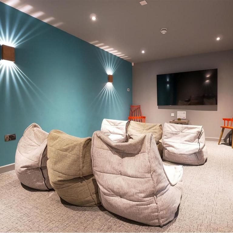 1 bedroom in a flat share to rent - Photo 1