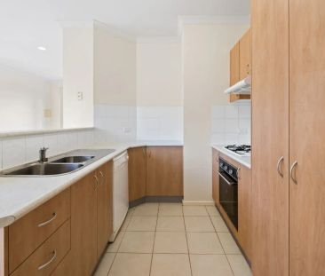 “Flawless Single-level Charm in the Ideal location” - Photo 3