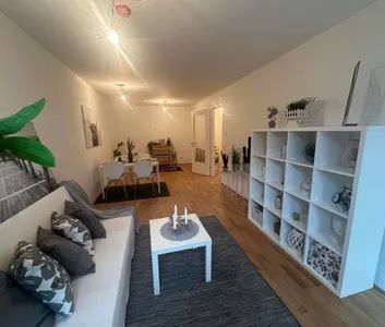ZU HAUSE DIREKT AN DER U3 MIETE - Foto 1