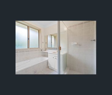 Three Bedroom Home Close to Amenities - Photo 6