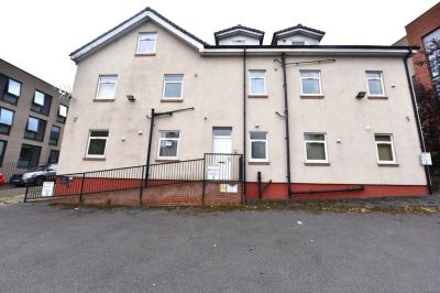 2 bedroom Flat in 1 Low Close Street, Leeds - Photo 1