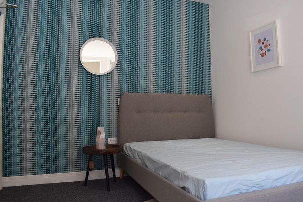 6 bedroom terraced house to rent - Photo 1