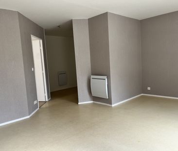 Location Appartement 2 pièces 51 m² La Châtre - Photo 2