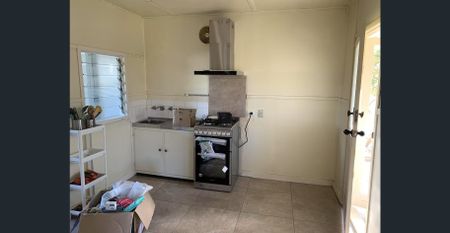 One bedroom unit for rent with its own kitchen and bathroom - Photo 3