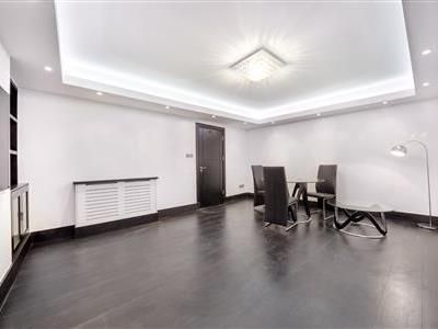 Basil Street, SW3 - Photo 1