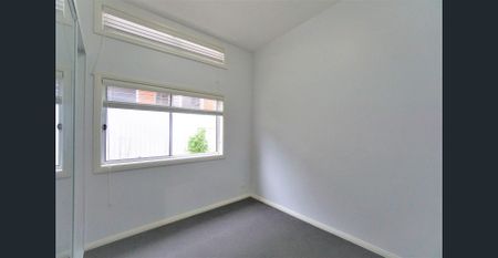 Near New 3 Bedrooms Villa Located In West Ryde - Photo 2