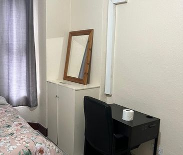 Room in a Shared House, Beauvale Road, NG2 - Photo 6