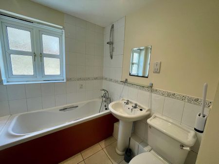 2 bedroom ground floor flat to rent - Photo 5