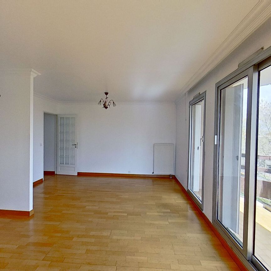 Location Appartement 5 pièces 97m² - Photo 1