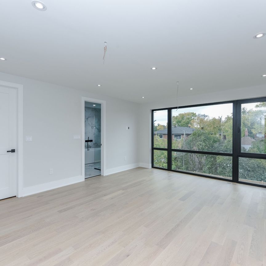 For Lease - 90 Twelfth Street, Toronto, Ontario - Photo 1