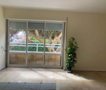 Apartamento T2 sem móveis inserido em condomínio em S. João Estoril - Photo 5