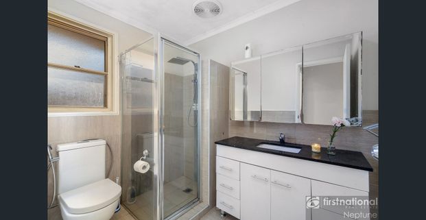 Stunning Free-Standing Home in Prime Girraween Location - Photo 1