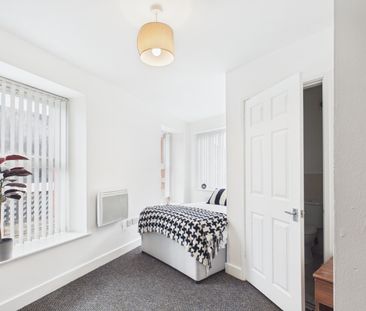 Room in a Shared Flat, Smithdown Road, L15 - Photo 4