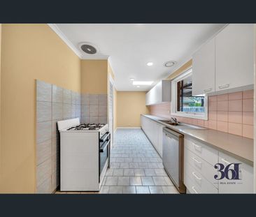 121 Cambridge Crescent, Wyndham Vale, Vic 3024 - Photo 2