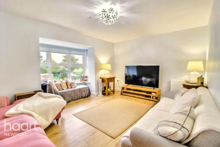 4 bedroom detached house to rent - Photo 4