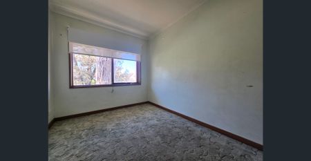 Beautifully Renovated 4-Bedroom Townhouse in the Heart of Parkville - Photo 5