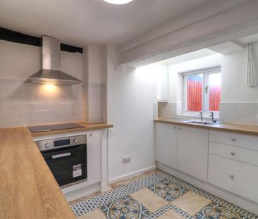 2 bedroom terraced house to rent - Photo 4