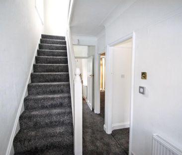 4 bedroom semi-detached house to rent - Photo 3
