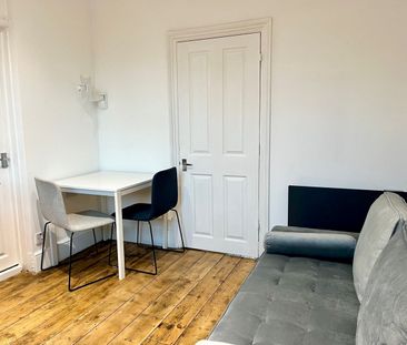 1 Bed Flat, George Street, RG1 - Photo 1