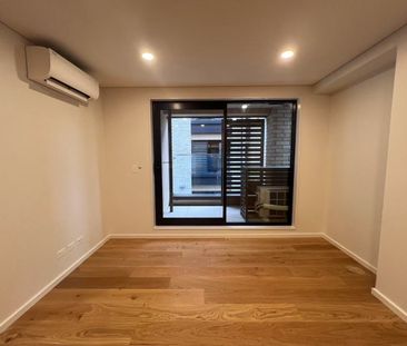 Cozy 2 Bedrooms in Great Location - Photo 4