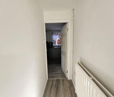 2 bedroom semi-detached house to rent - Photo 5