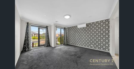 Modern Family Home with Premium Upgrades in a Prime Wyndham Vale Location - Photo 3