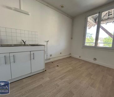 Location Appartement 2 pièces 53m² CRECHES SUR SAONE 71680 - Photo 2