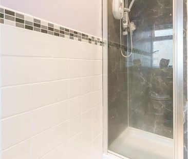 3 bedroom flat to rent - Photo 2