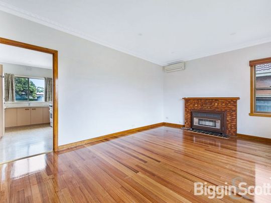 FAMILY PERFECTION - Photo 1