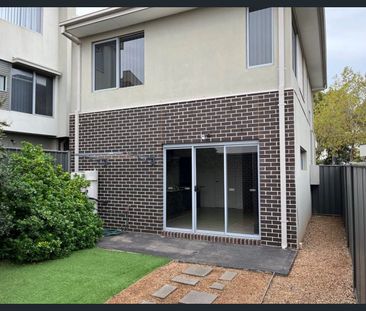 Location Location - Photo 3