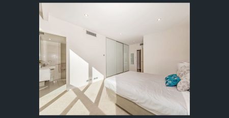 Spacious Terrace Road Stunner - Photo 4