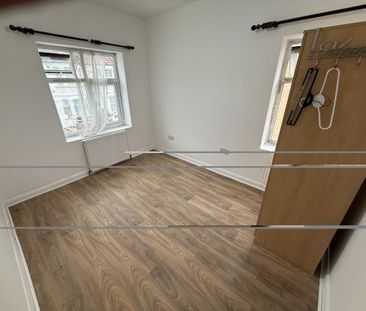 3 bedroom flat to rent - Photo 1
