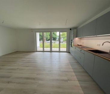 Exklusive Erdgeschoss Wohnung mit Terrasse - Foto 3