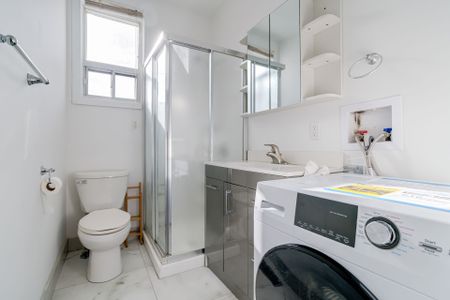 For Lease - 3254 Dundas Street, Toronto, Ontario - Photo 5