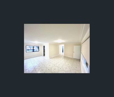 UPDATED 3 BEDROOM HOME IN PRIME LOCATION - Photo 2