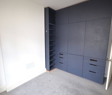 Flat to rent - Chinbrook Road, London, SE12 - Photo 4