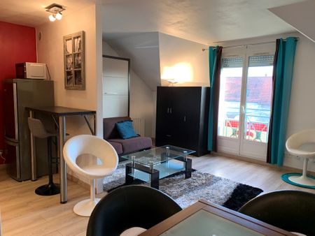 STUDIO MEUBLE 33M2 MAURECOURT - Photo 4