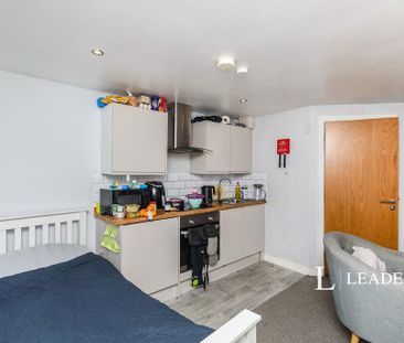 Studio to rent - Photo 2