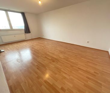 Großes WG Zimmer mit Balkon - Photo 3